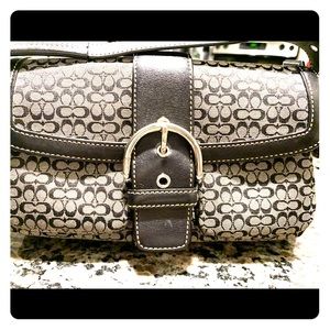 beautiful signature coach bag